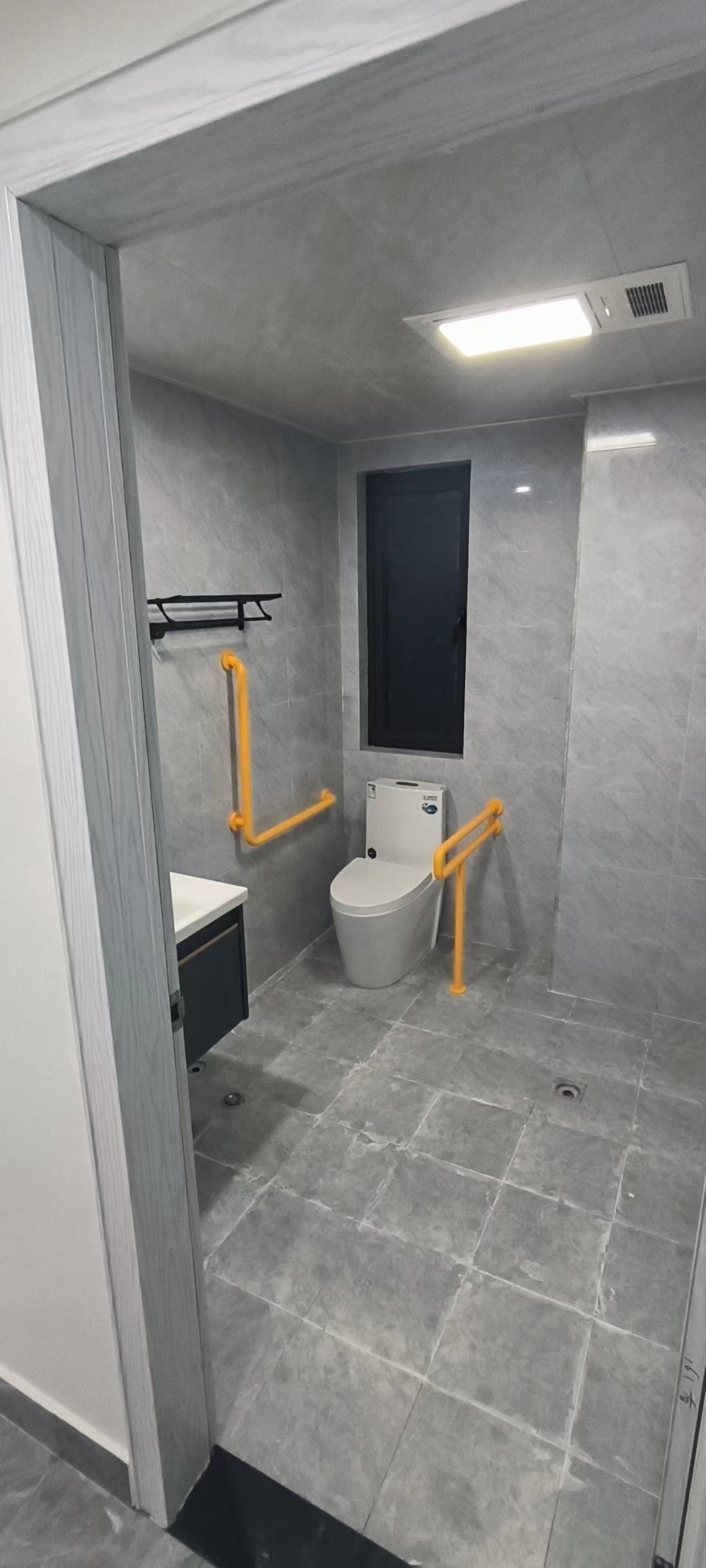 建华公寓两室一厅