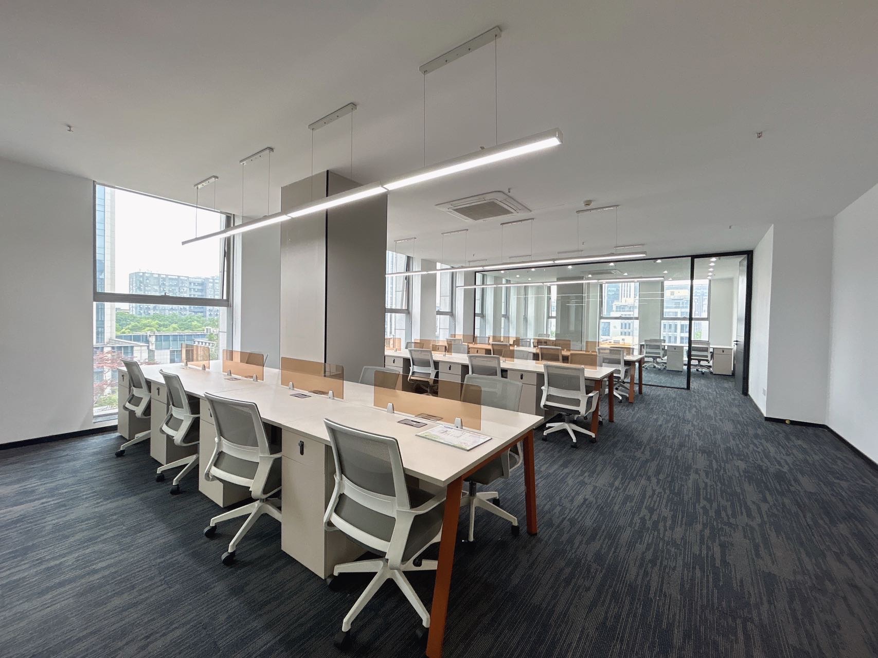 IT公园,精装修带家具4+1格局