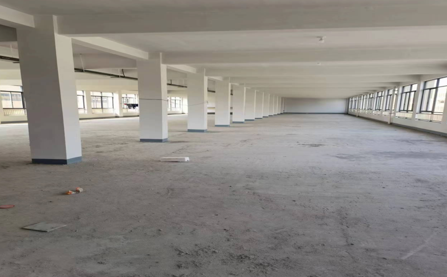 出售义桥工业区10亩土地,标准厂房15000方,一楼落地面积3000方左右部分层高7米带行车,产证齐全,年限35年,马路边交通非常方便,报价5000万可谈