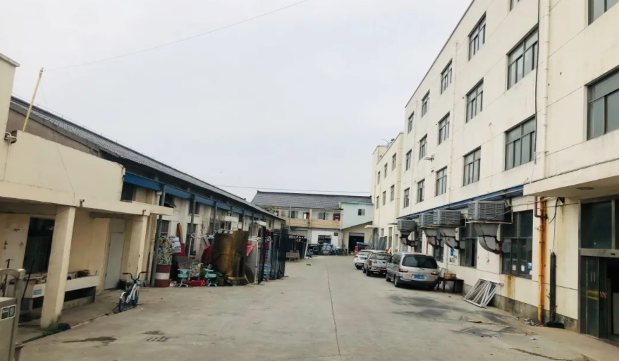 出售新塘工业区8亩土地.厂房13000方厂房 证件齐全 年限30年 报价3800万 价格可谈 位置好