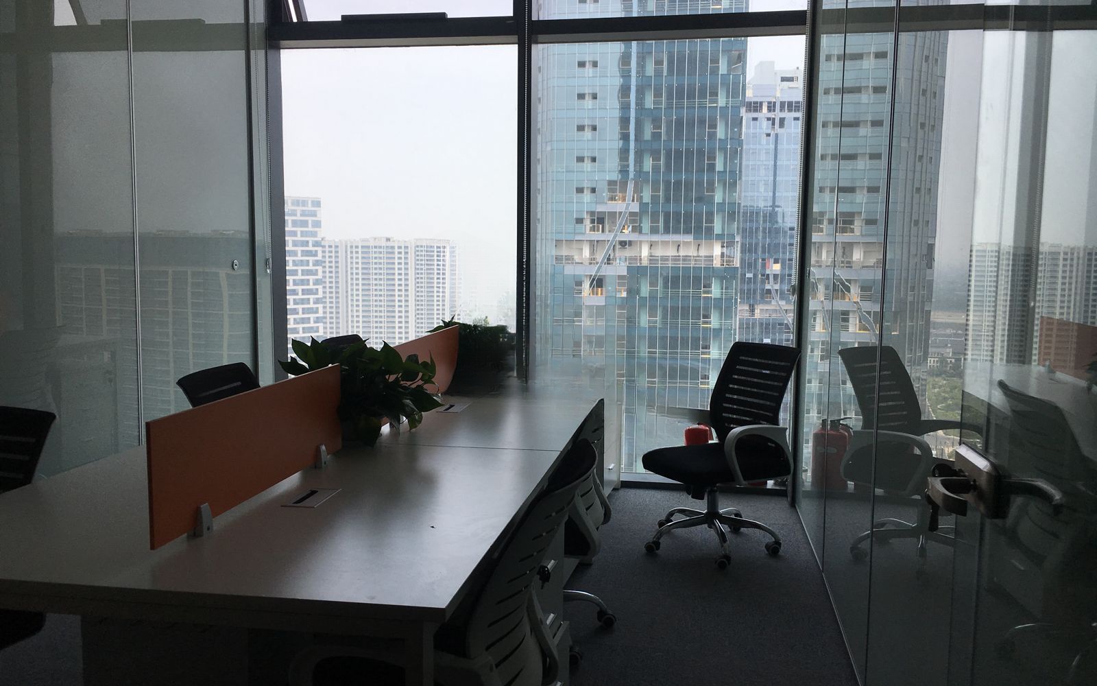 可容纳工位数:6人