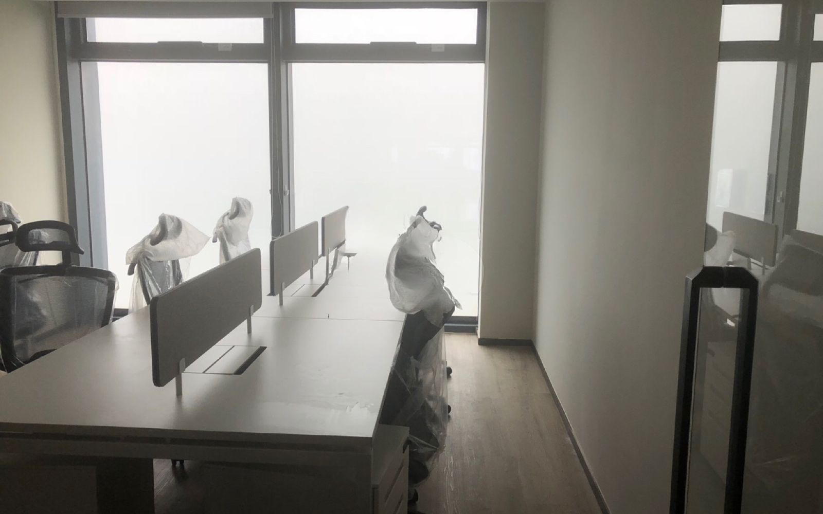 可容纳工位数:8-9人
