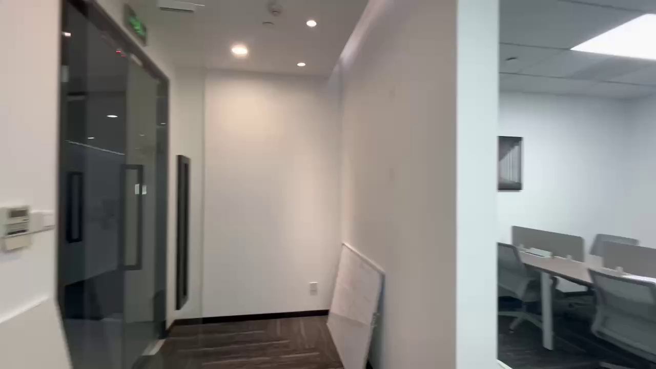 西溪银泰 小面积 精装修带家具 便宜出租 有免租期